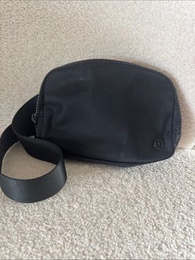 lululemon athletica Black Minimalist Belt Bag